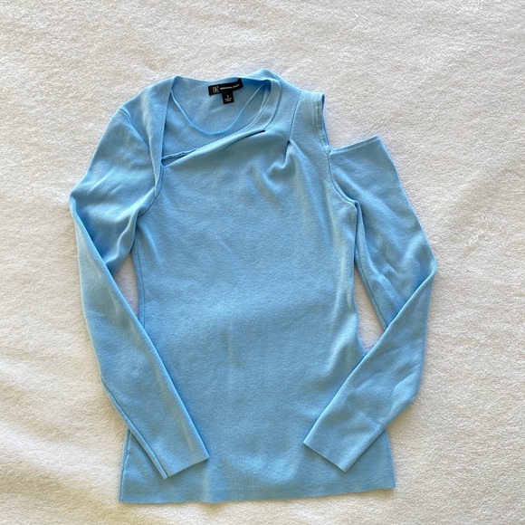 Used like new blue INC cutout long sleeve top size S - Picture 5 of 9